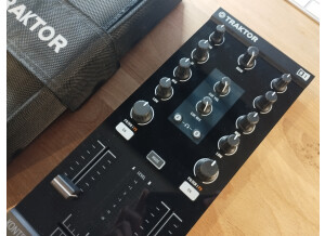 Native Instruments Traktor Kontrol Z1 (81972)