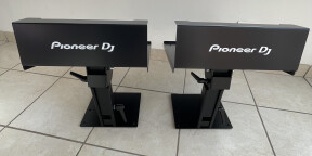  2 SUPPORTS  PIONEER  CDJ 2000 NXS2