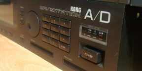 Vends Korg Wavestation A/D en bon état + accessoires (écran bleu, oreilles de rack, banques de sons) 