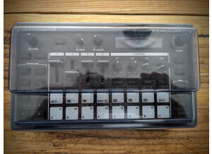 Roland MC-101