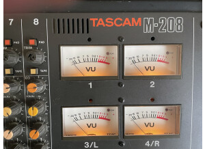 Tascam M-208