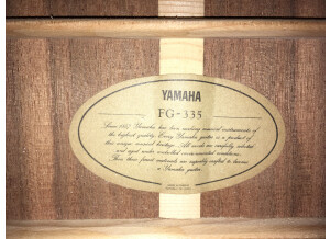 Yamaha FG-335
