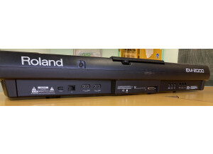 Roland EM-2000