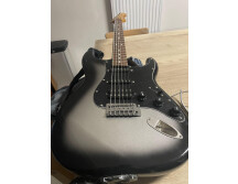 Fender Modern Player Stratocaster HSS (68980)