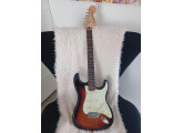 FENDER STRATOCASTER DELUXE ROADHOUSE (MEXICAN)
