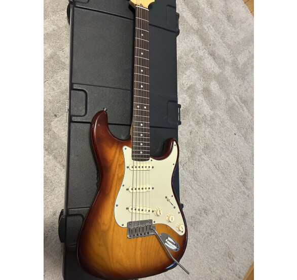 Fender American Deluxe Stratocaster Ash [2010-2015] (52517)