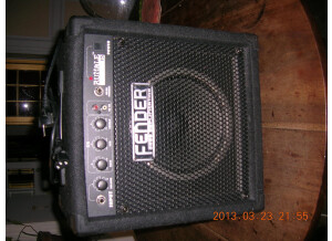 Fender Rumble 15 Combo (9702)