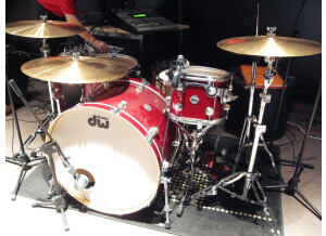DW Drums Collector's Series Ruby Glass / Satin Chrome Hardware