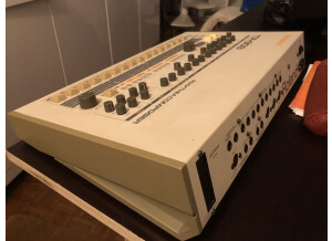 Roland TR-909 (21834)