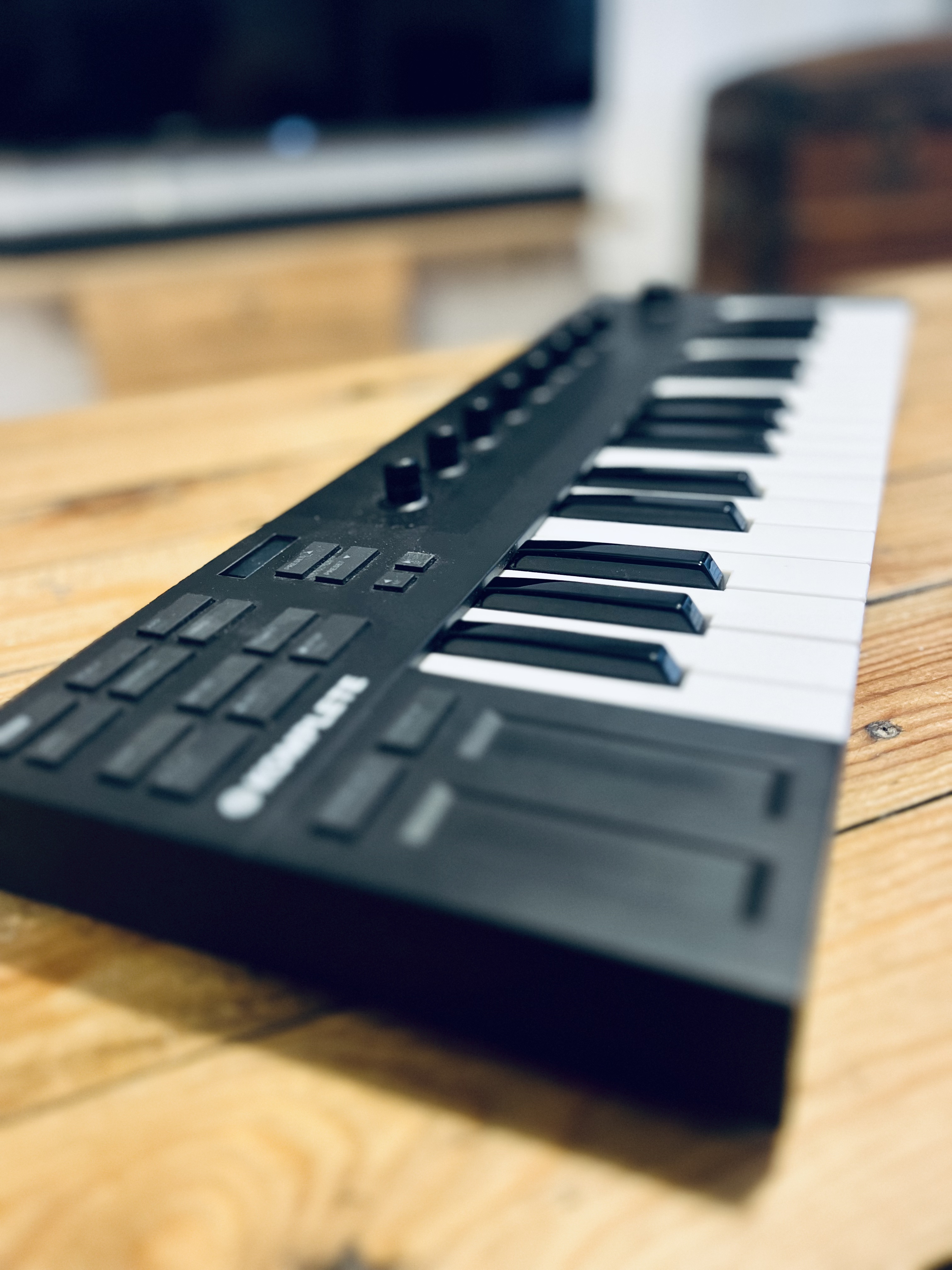 Komplete Kontrol m32