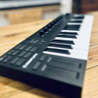Komplete Kontrol m32