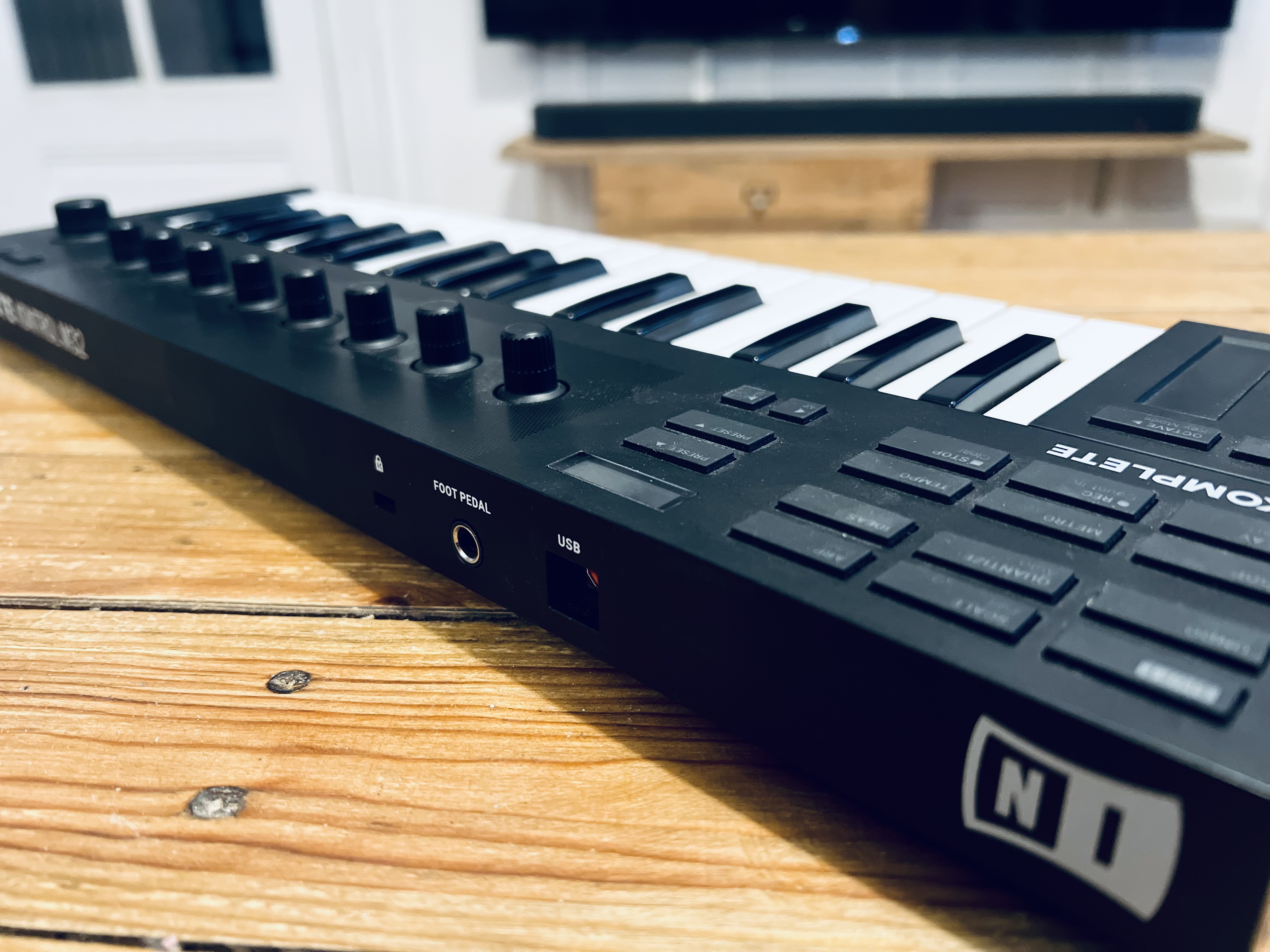 Native Instruments Komplete Kontrol M32 (70039)