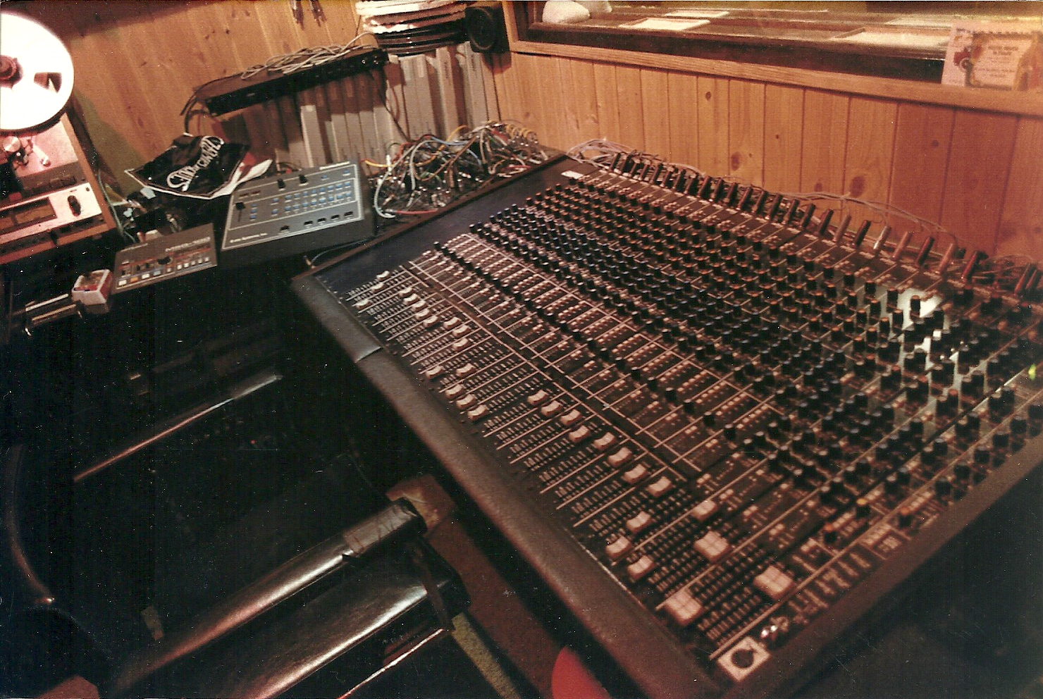 VENDS CONSOLE 24-8-2 MITEC séries