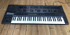 Synthétiseur Roland JD800