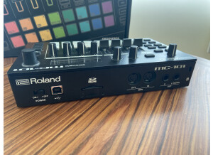 Roland MC-101