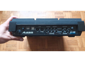 Alesis 2