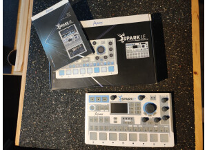 Arturia SparkLE Creative Drum Machine