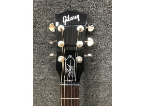 2024 03 03 guitare électro-acoustique Gibson J45 Slash Sign Vermillon Burst