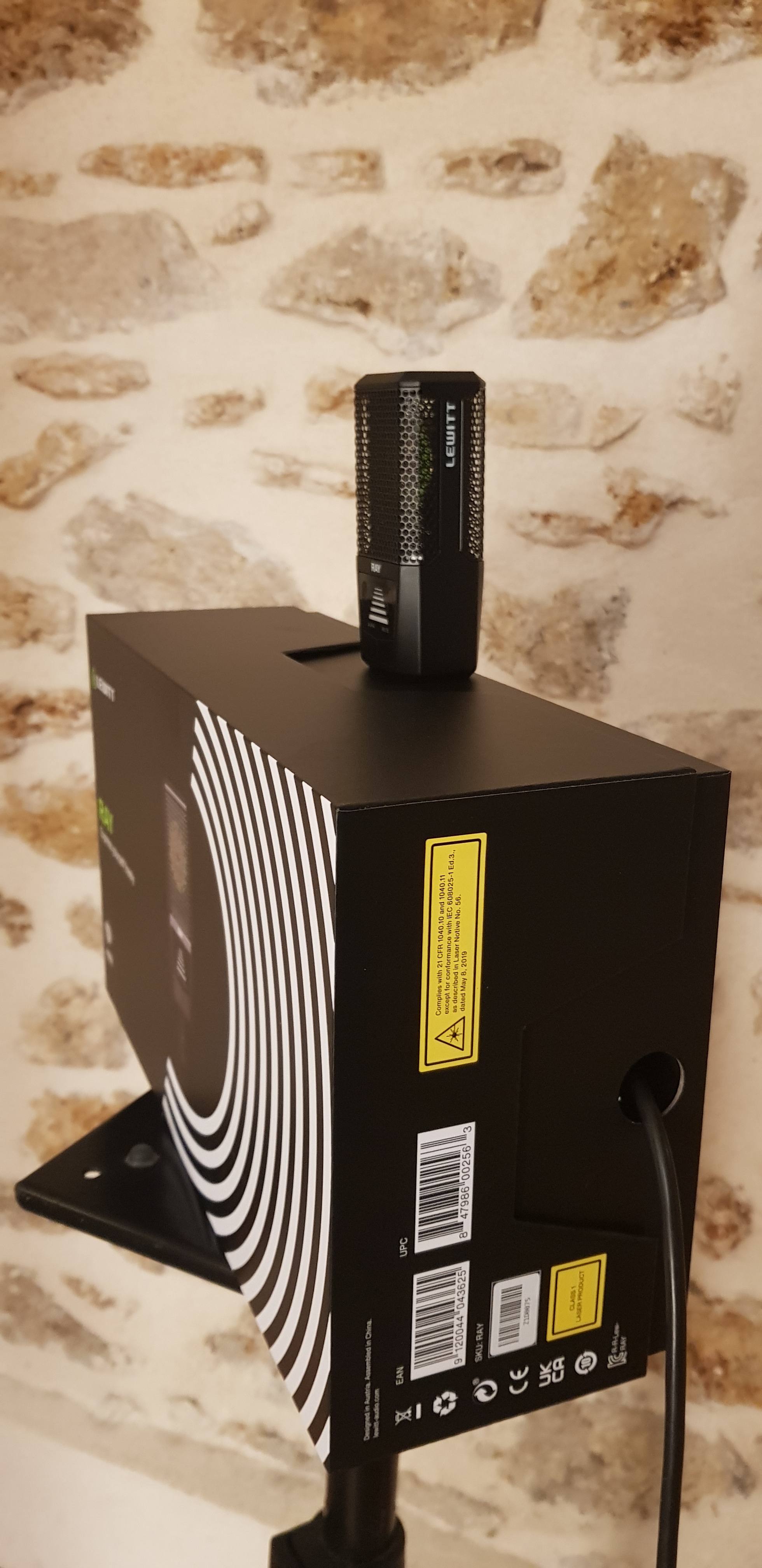 Lewitt Ray Box Pied Micro