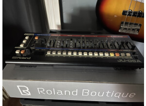 Roland JU-06A (36698)