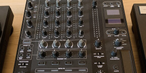 Table de mixage Denon X1800 prime