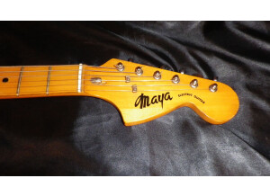 Maya (guitar) Stratocaster (1700)