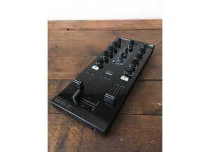 Native Instruments Traktor Kontrol Z1 (98324)