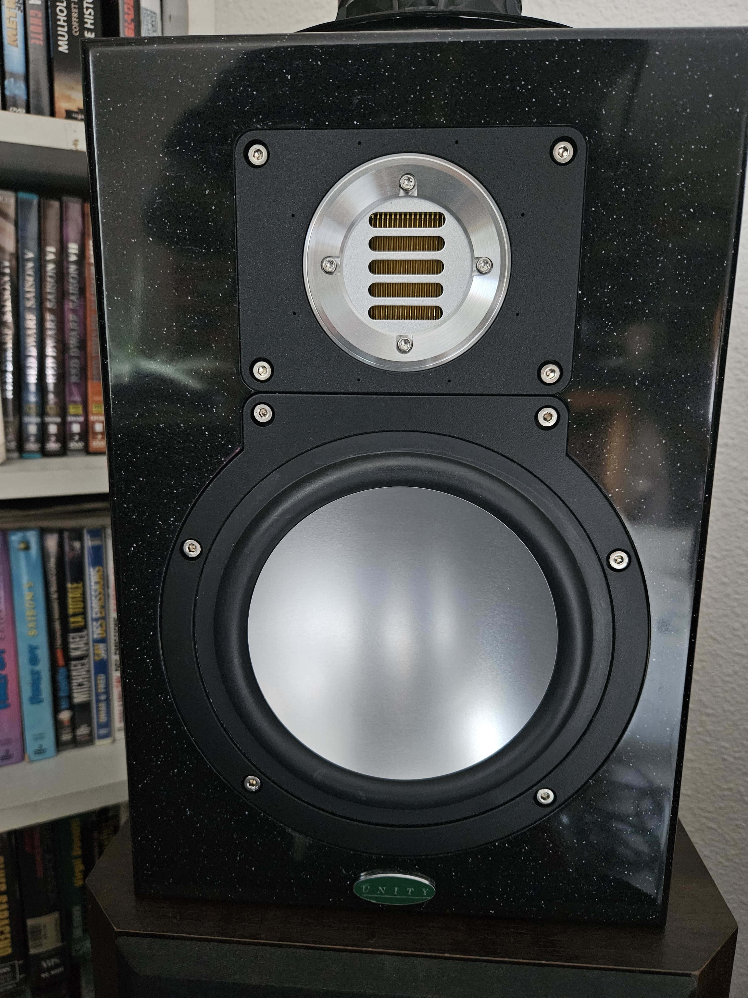 Paire d'enceintes Unity Audio The Rock mk1