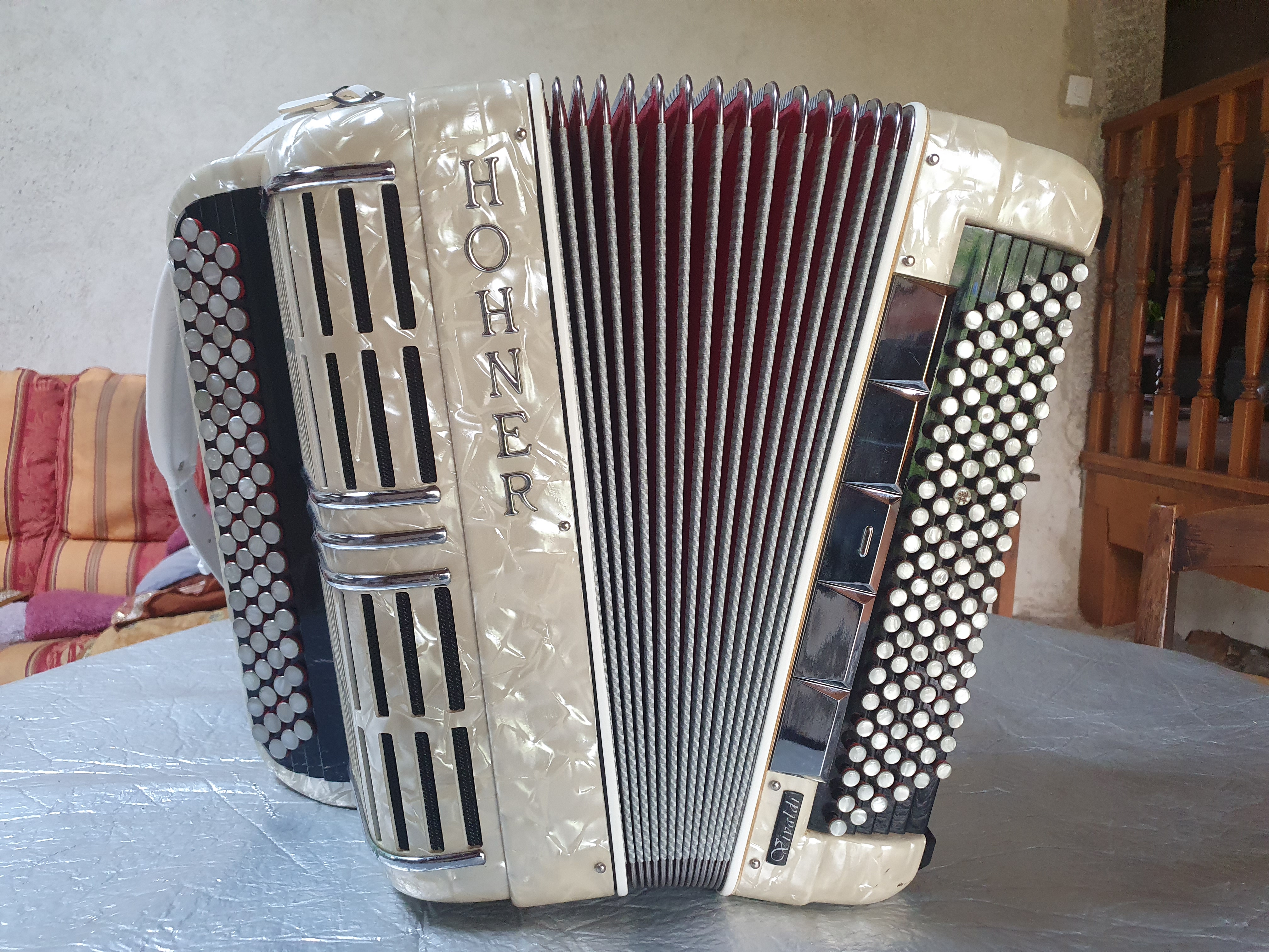 Accordéon Hohner Vivaldi double boîte de résonance 