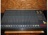 Vends table de mixage Soundcraft 200-B (24 voies)