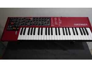 Clavia Nord Lead 4