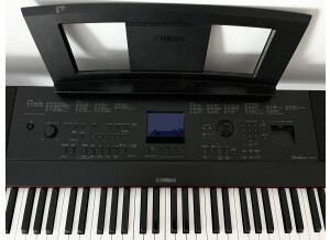 Yamaha DGX-660