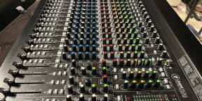 Vends Mackies 2404VLZ4 + flightcase Gator