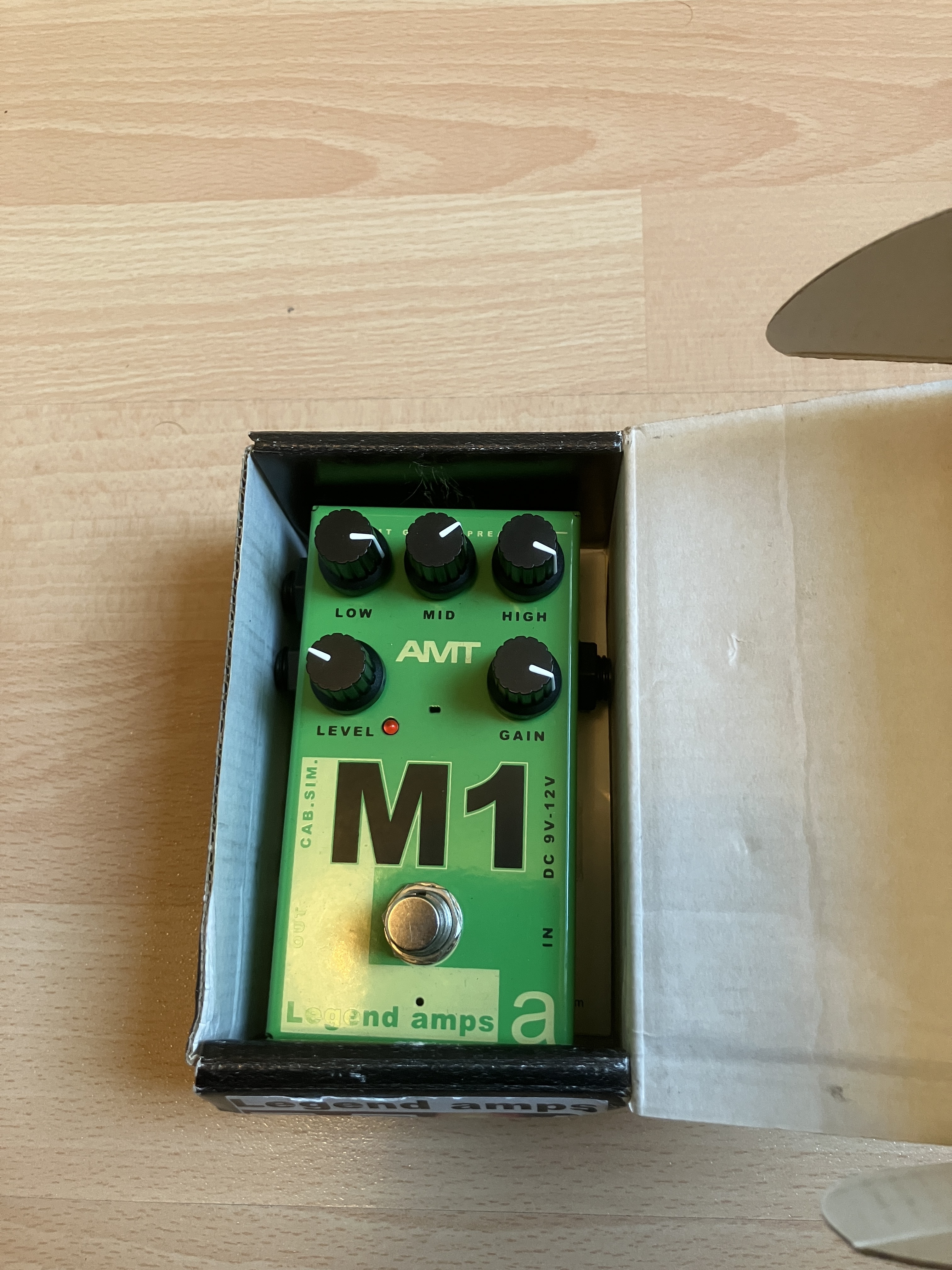 AMT ELECTRONICS M-1 アンプシュミレーター JCM800 AMT ELECTRONICS ( エーエムティーエレクトロニクス ) M-1 送料