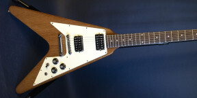 1980 Gibson Flying V avec toutes ses accessoires y compris la facture d'origine