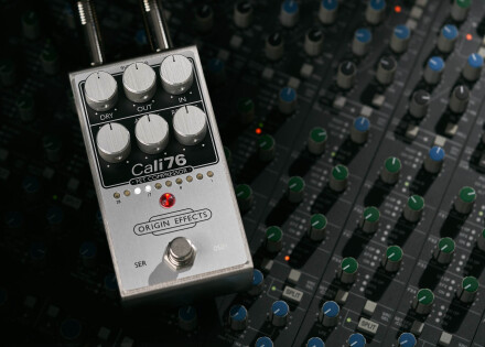 Origin Effects Cali76 V2 FET Compressor : Cali76 V2 FET CompressorLifeStyle Origin Effects Cali76 V2 FET Compressor : Cali76 V2 FET CompressorLifeStyle