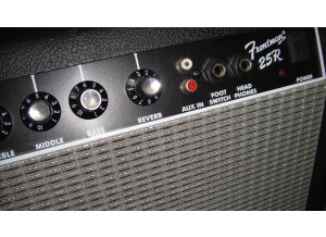 Fender FM 25R (29387)