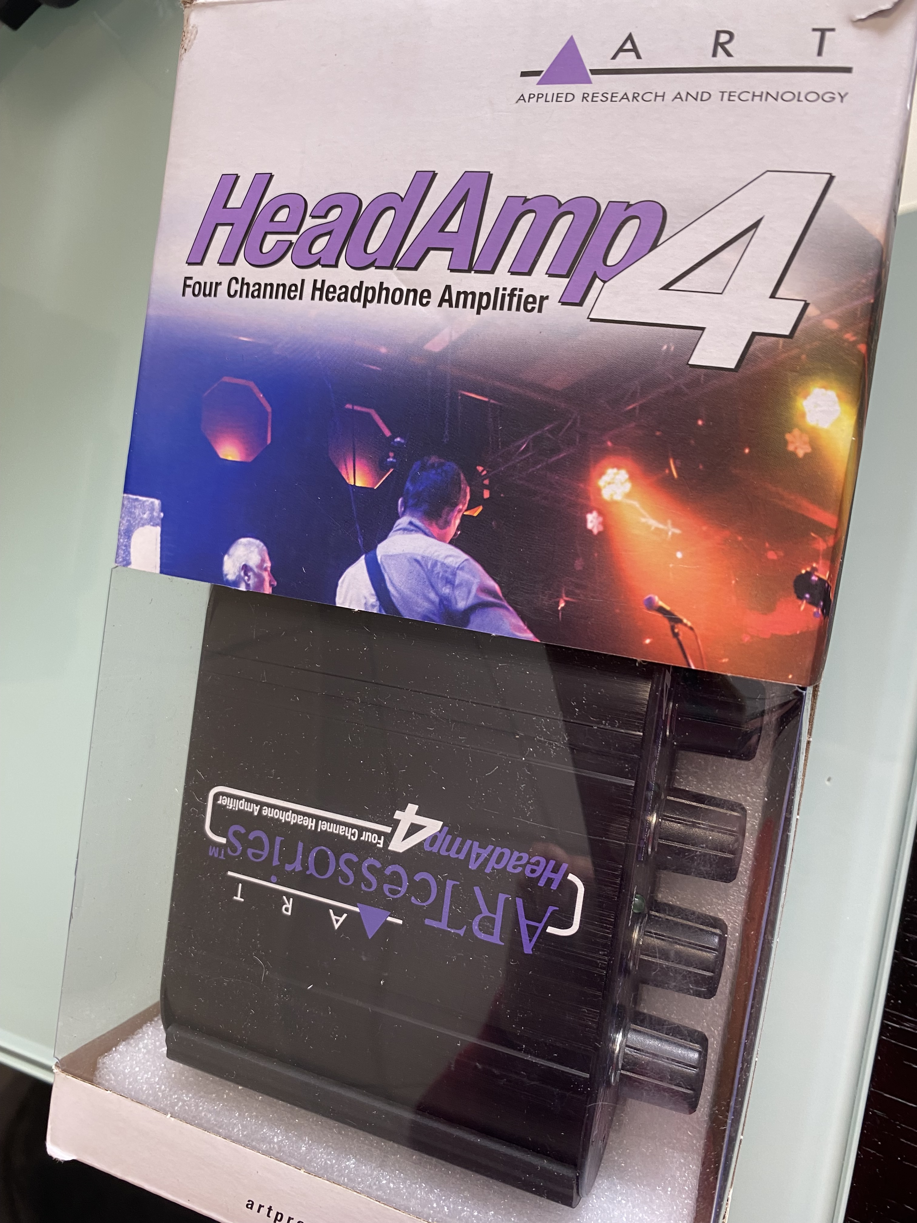 ART HeadAmp 4 - Ampli 4 sorties pour casques ou distribution audio