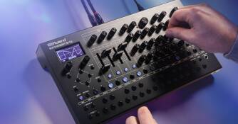 Roland SH-4d