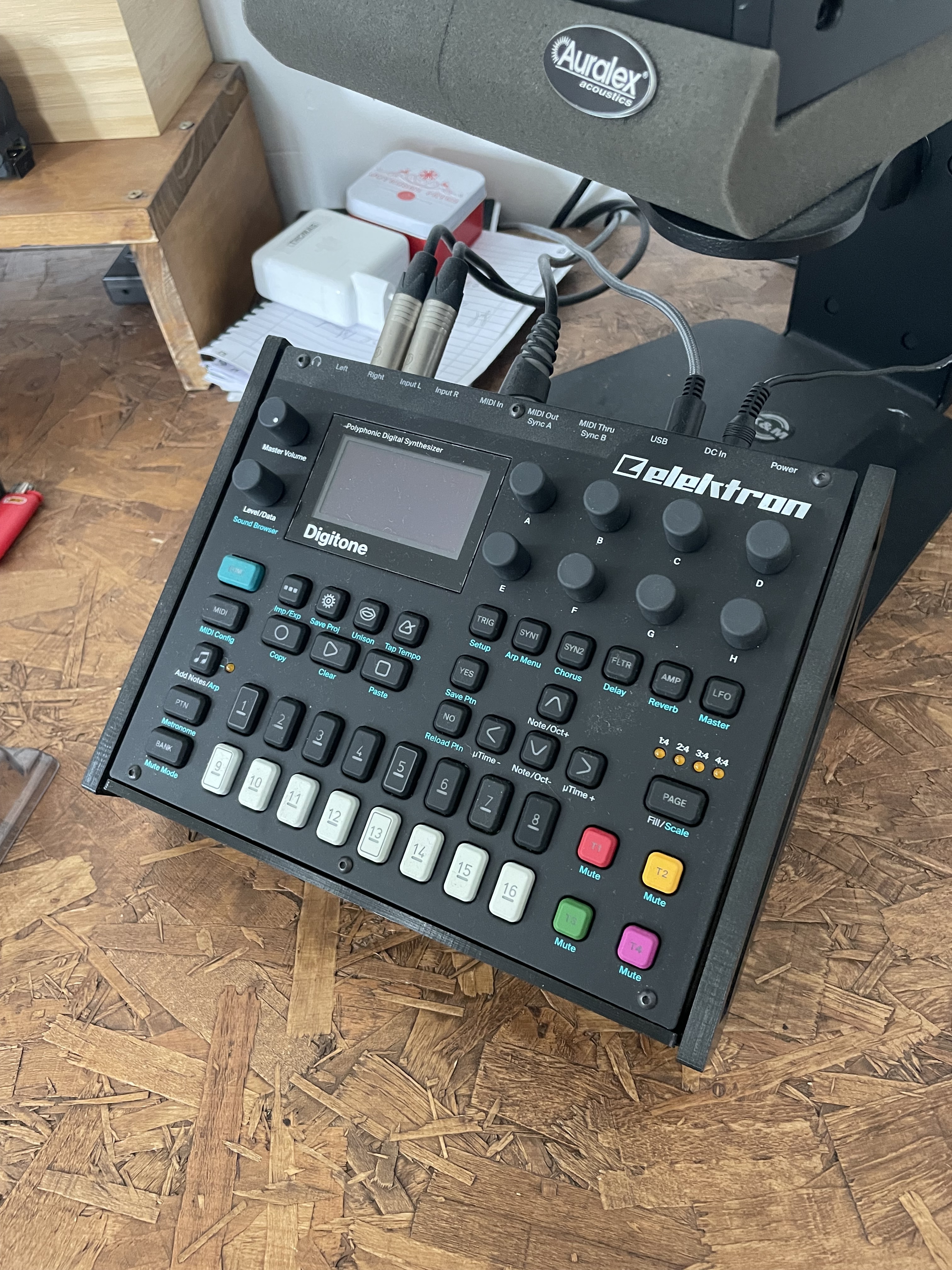 Vends Elektron Digitone + Capot de protection + Support