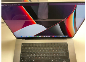 Apple MacBook Pro 16 pouces M1 Max, CPU 10 cœurs et GPU 32 cœurs