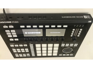 Native Instruments Maschine Studio (83900)