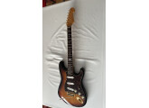 Vends Fender Stratocaster de 1997 Usa collector numérotée 1636 sur 1997 exemplaires produits