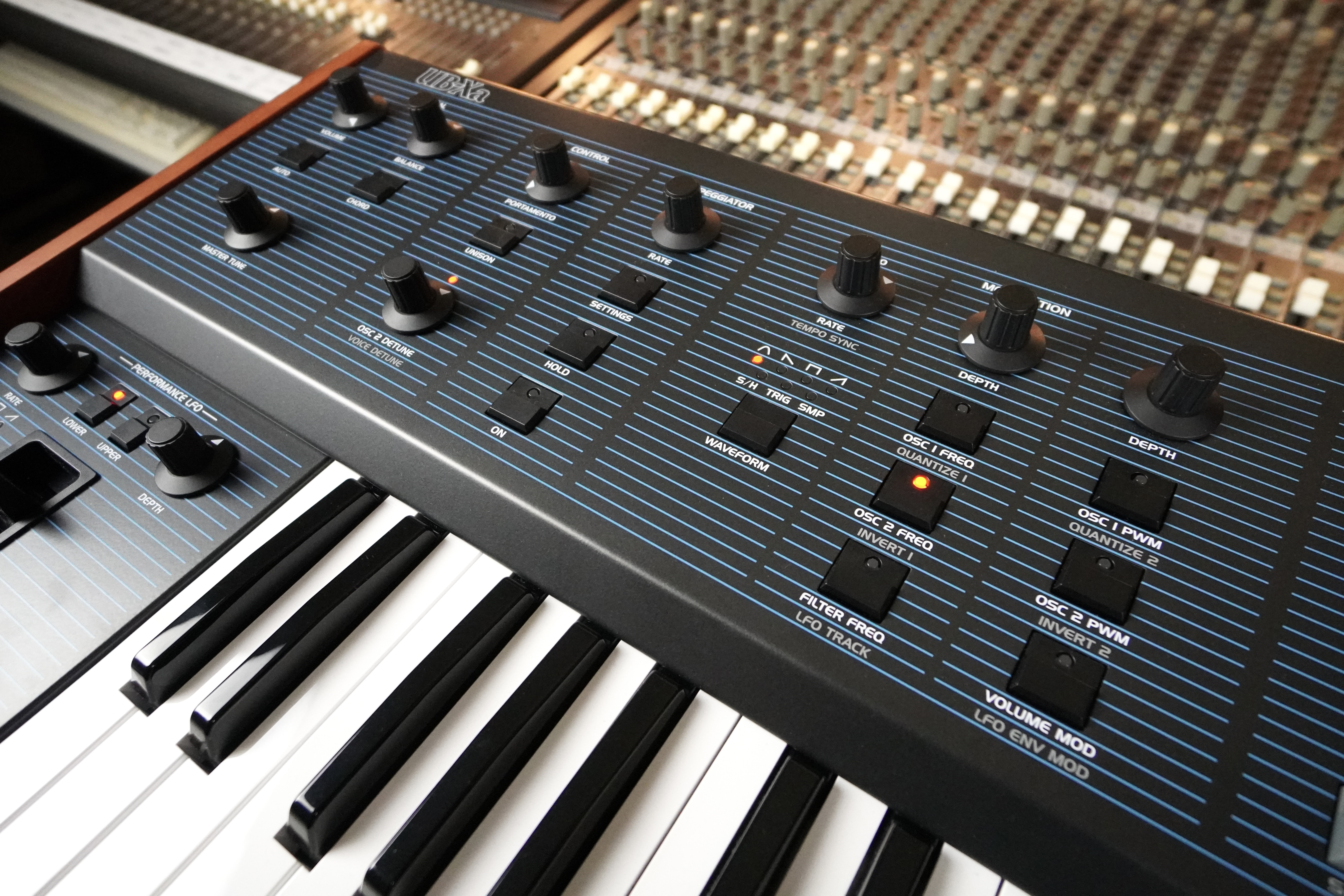 UB-Xa 1tof 13 trois quart gauche zoom