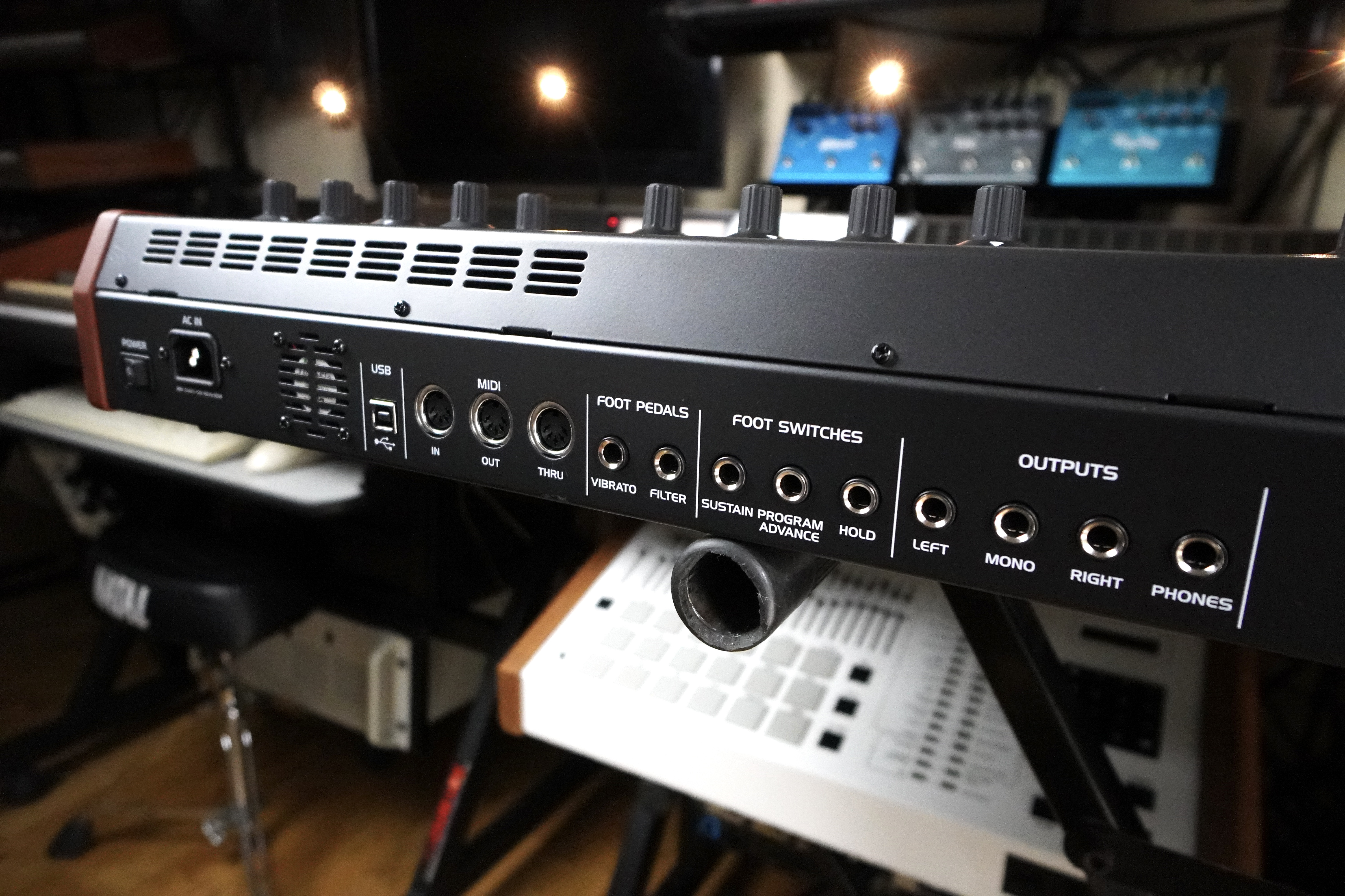 UB-Xa 1tof 19 Trois quarts zoom arri&egrave;re