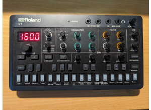 Roland S-1 Tweak Synth (2410)