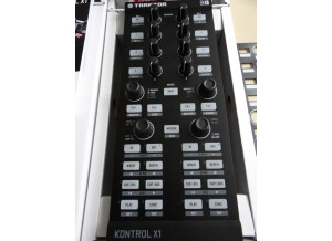 Native Instruments Traktor Kontrol X1 (17555)