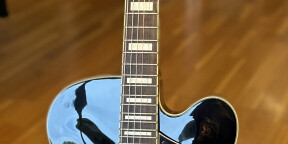 Vends Guitare IBANEZ ARTCORE AF75 comme neuf avec stand, housse rembourrée et sangle 