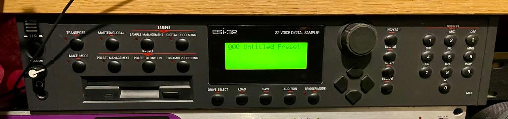 E-MU ESI-32 | 中古新入荷商品,USED録音機材・リズムマシン