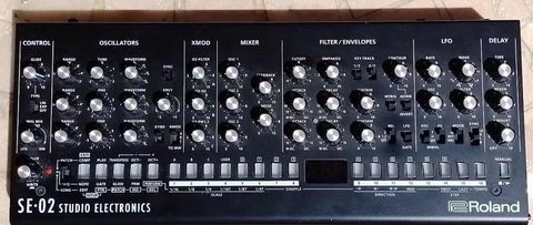  Roland SE-02